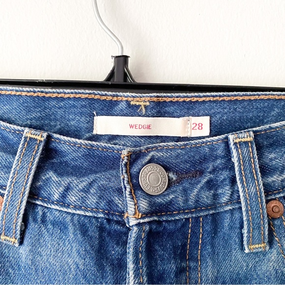 Levi's Vintage-Inspired Medium Wash Contemporary Wedgie Fit Ankle Jeans US 28 - Picture 6 of 10